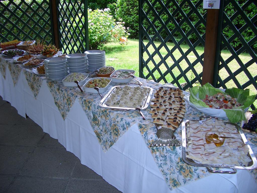 Hotel Belvedere Lanzo dʼIntelvi Esterno foto